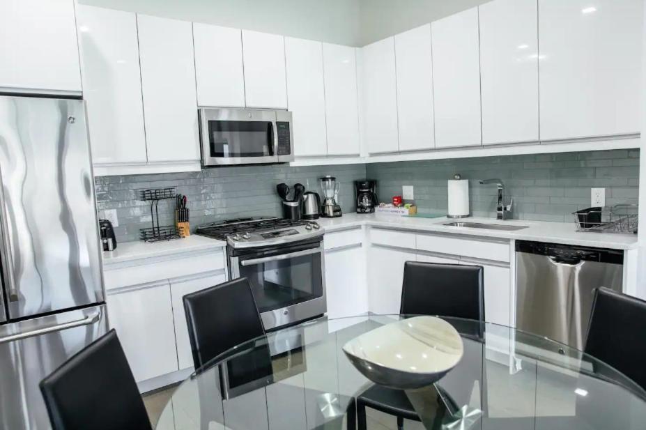Dharma Home Suites Hoboken Exterior foto